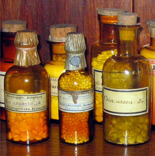 boccette con rimedi omeopatici